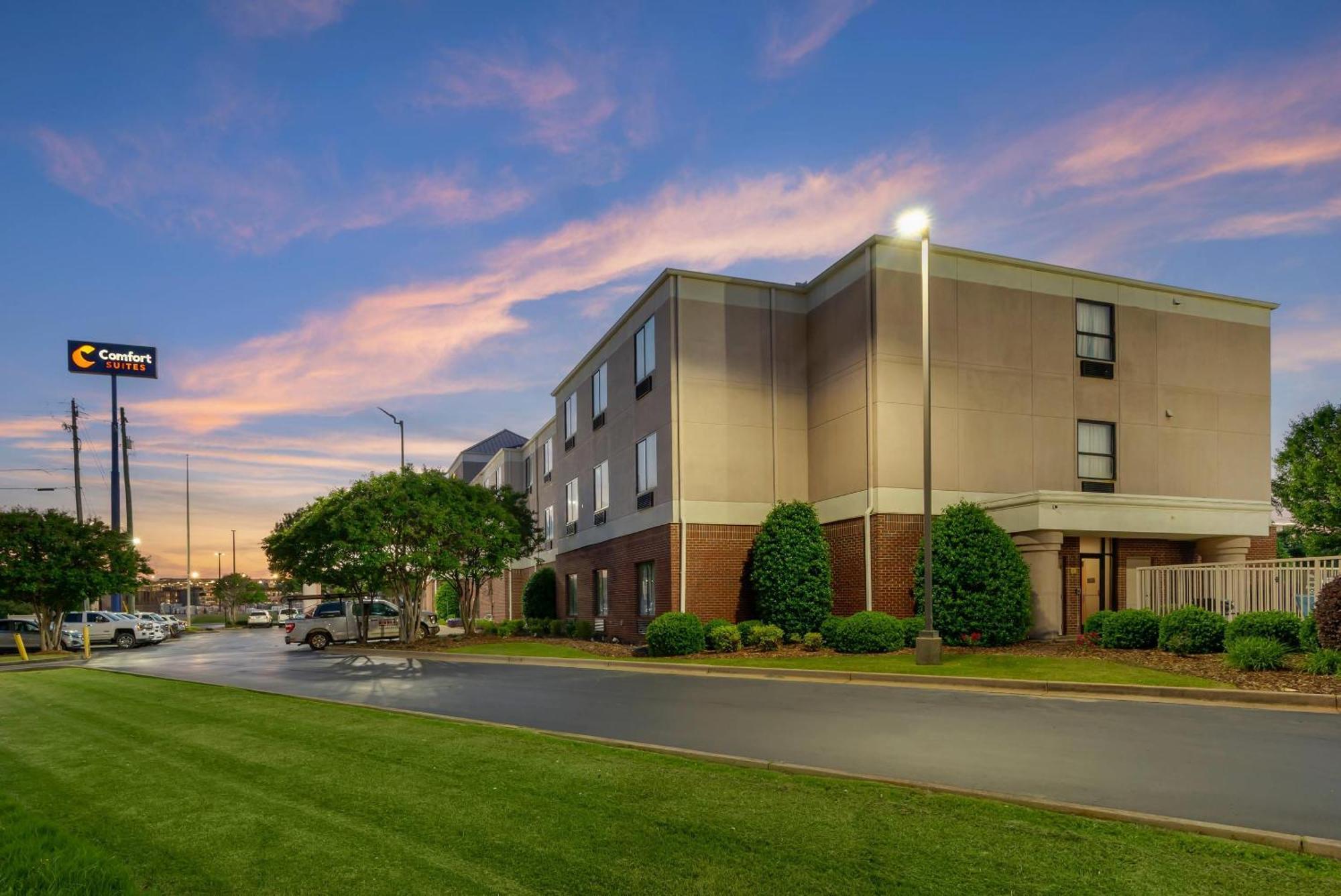 Comfort Suites Oxford I-20 Exit 188 Exterior photo