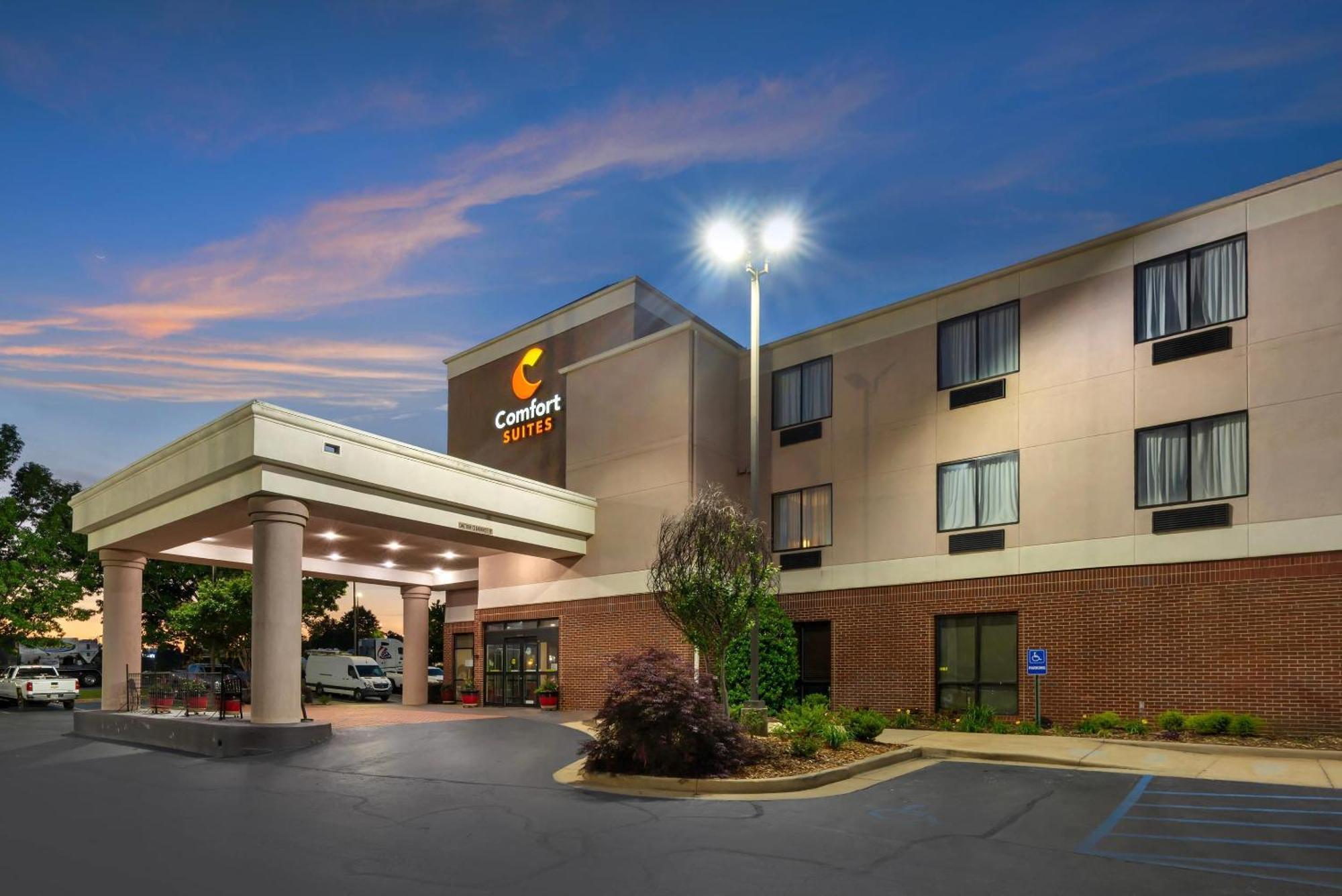Comfort Suites Oxford I-20 Exit 188 Exterior photo